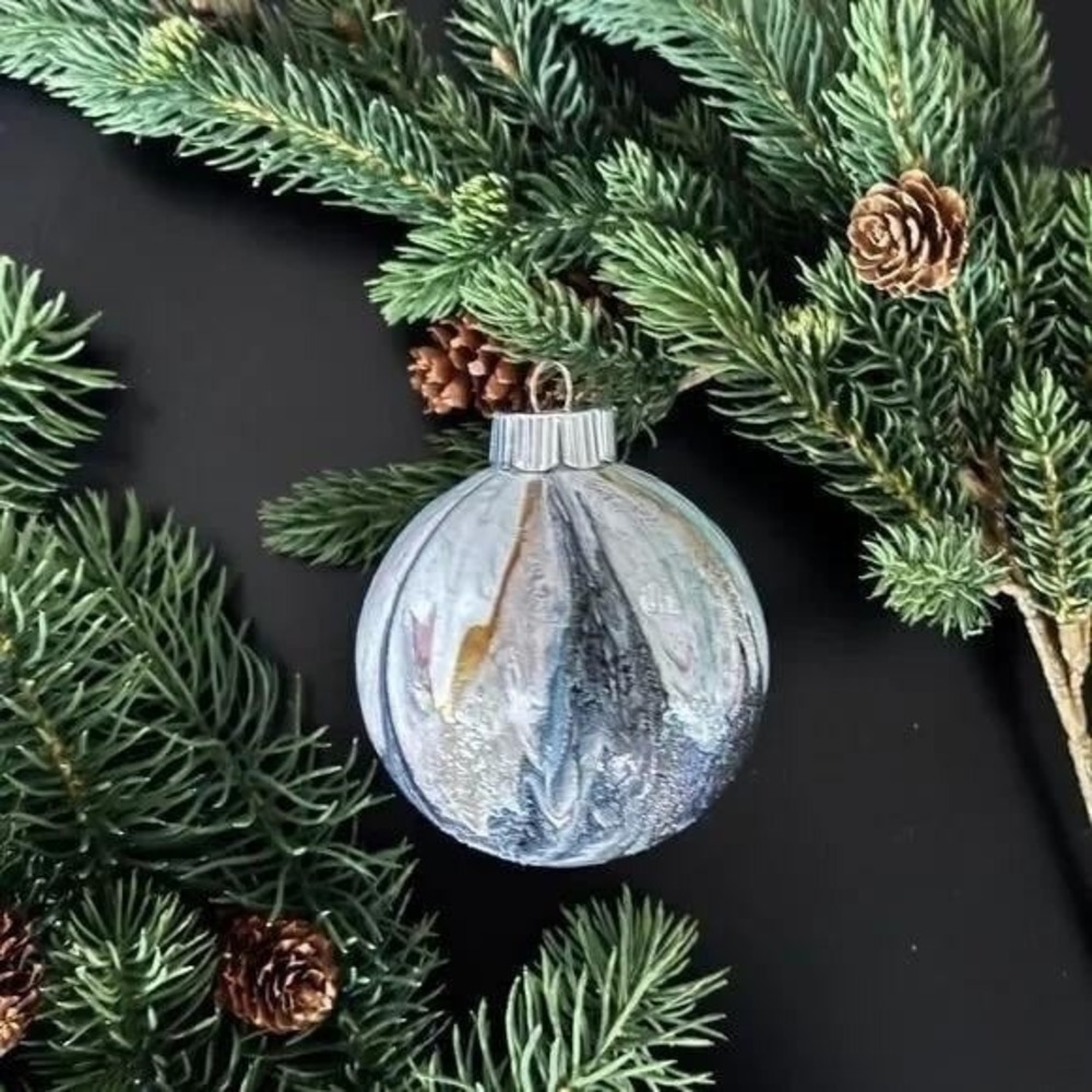Handmade Swirl Paint Christmas Ornaments Set of 7 Marbled Glass Holiday Decor - Picture 4 of 4